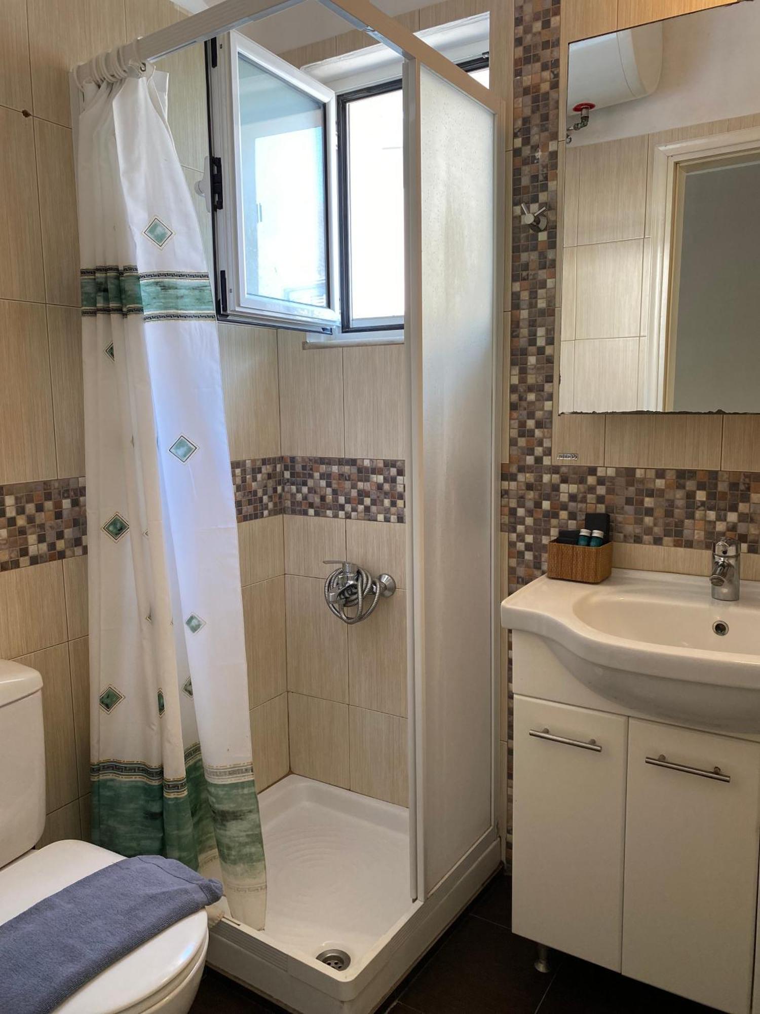 Bright And Cozy Apartment Near The City Center Закинтос Екстериор снимка